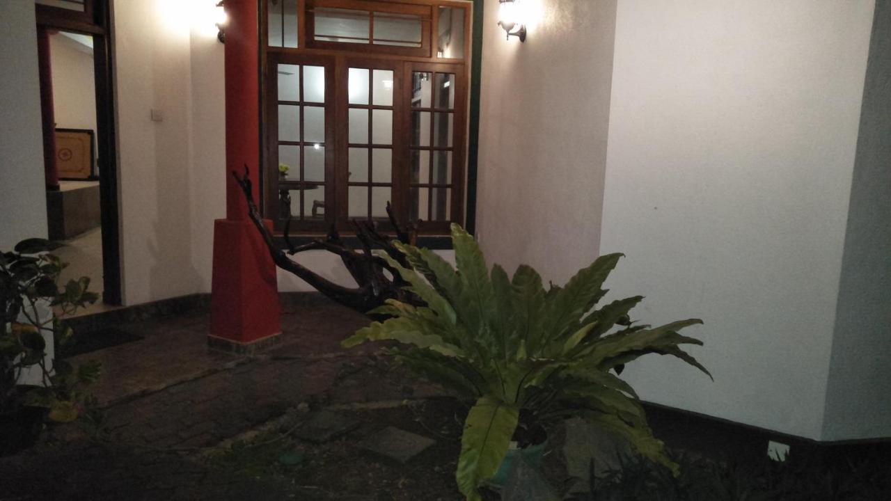 Hotel Mandakini باتارامولا المظهر الخارجي الصورة